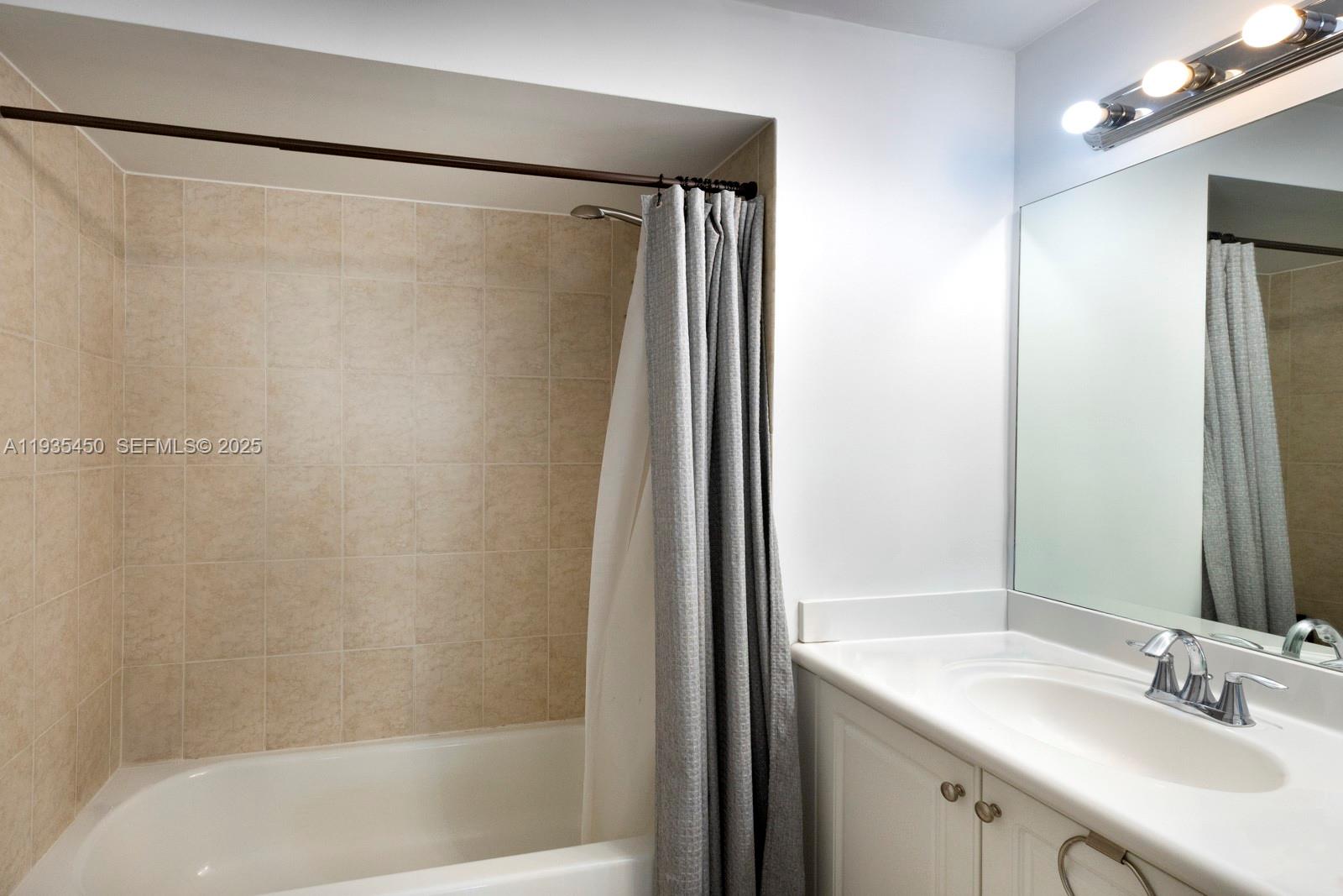 COLONNADE AT DADELAND SW - Residential