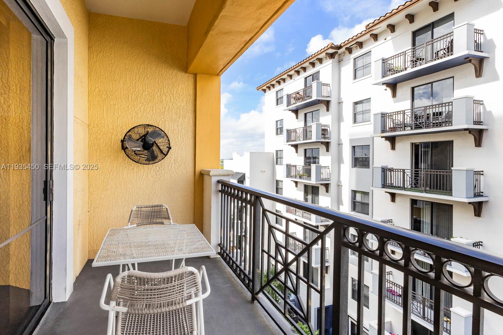 COLONNADE AT DADELAND SW - Residential