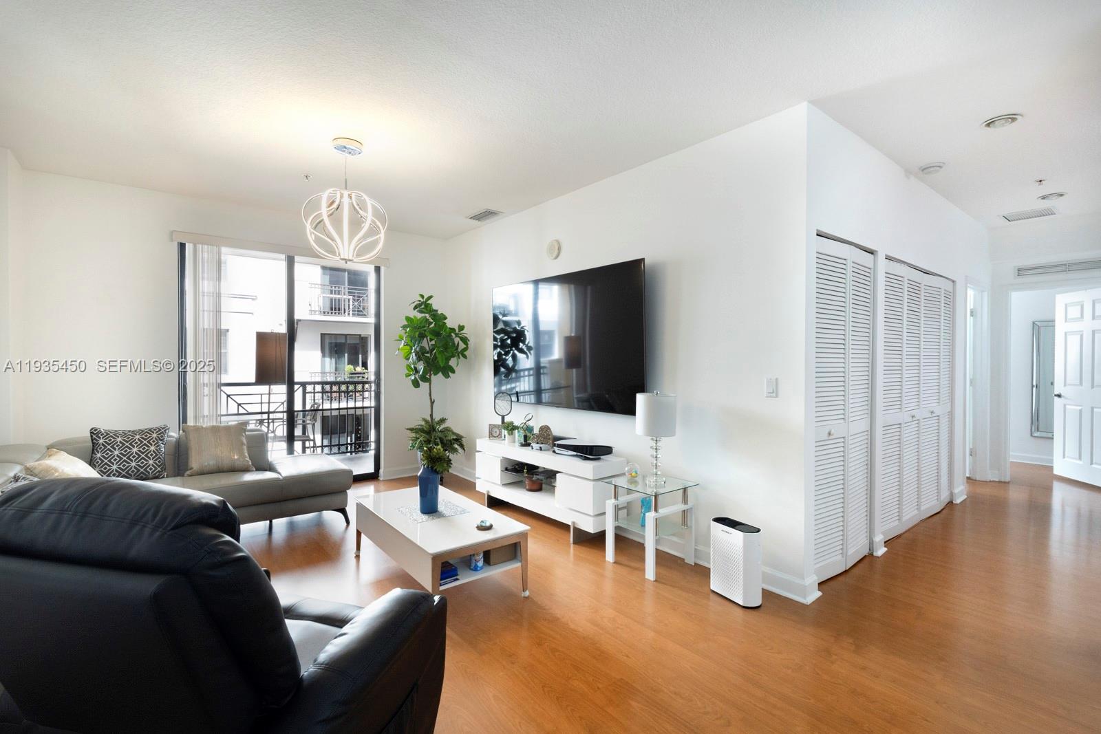 COLONNADE AT DADELAND SW - Residential