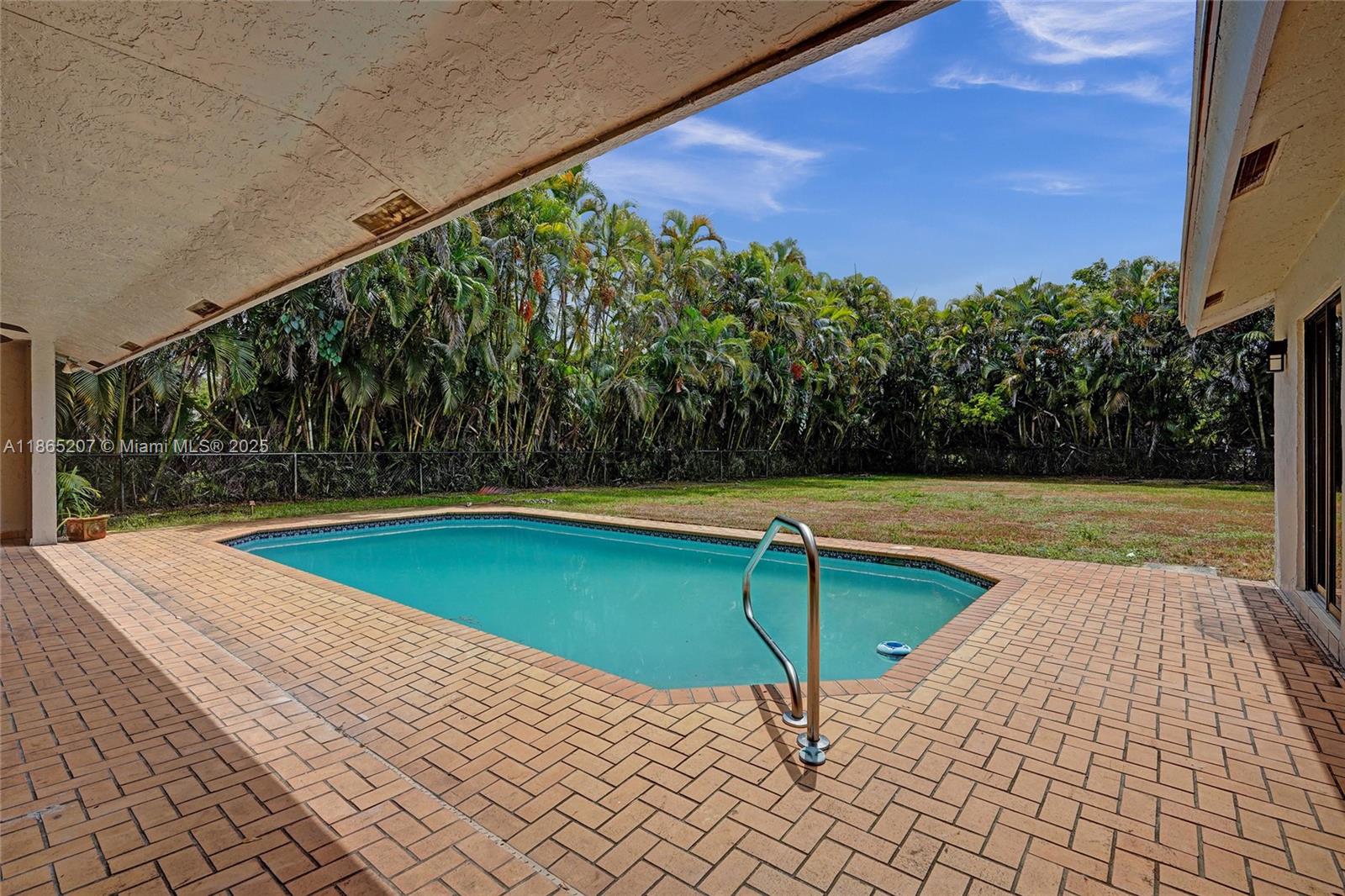 MEADOW WOOD OF THE LANDIN - Residential