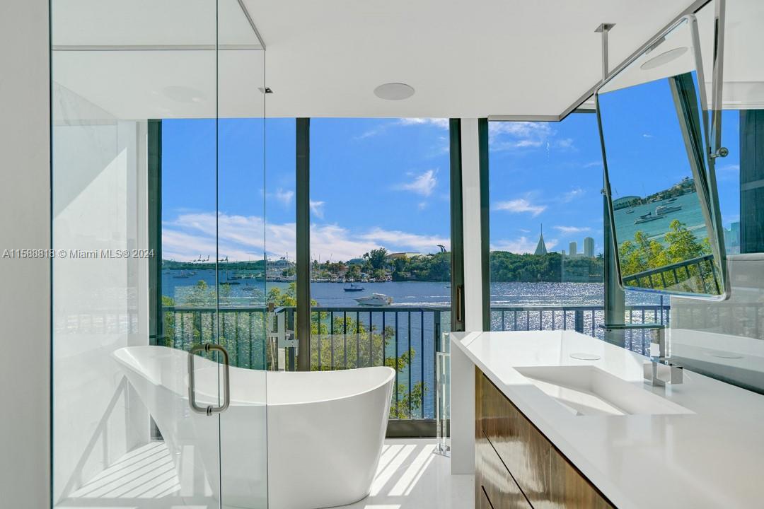 Property for Sale at 1000 Venetian Way 101, Miami, Broward County, Florida - Bedrooms: 4 
Bathrooms: 4  - $5,495,000