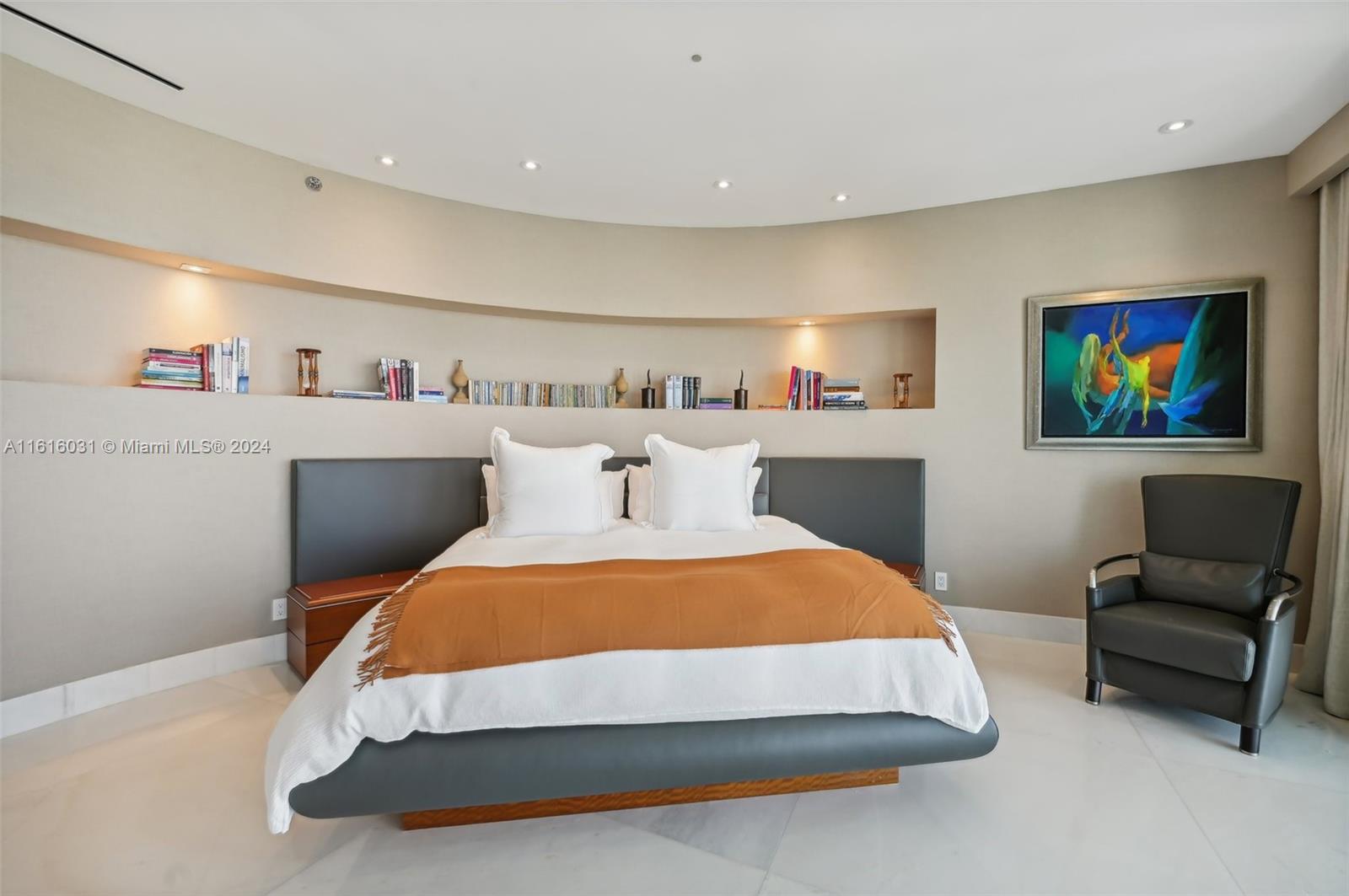 SANTA MARIA CONDO - Residential