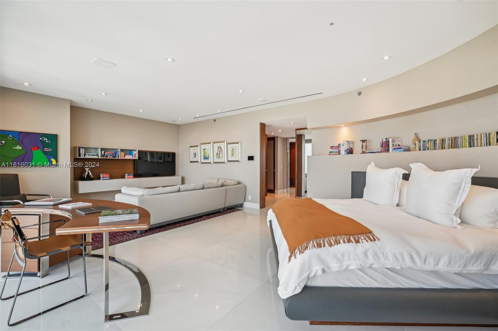 SANTA MARIA CONDO - Residential