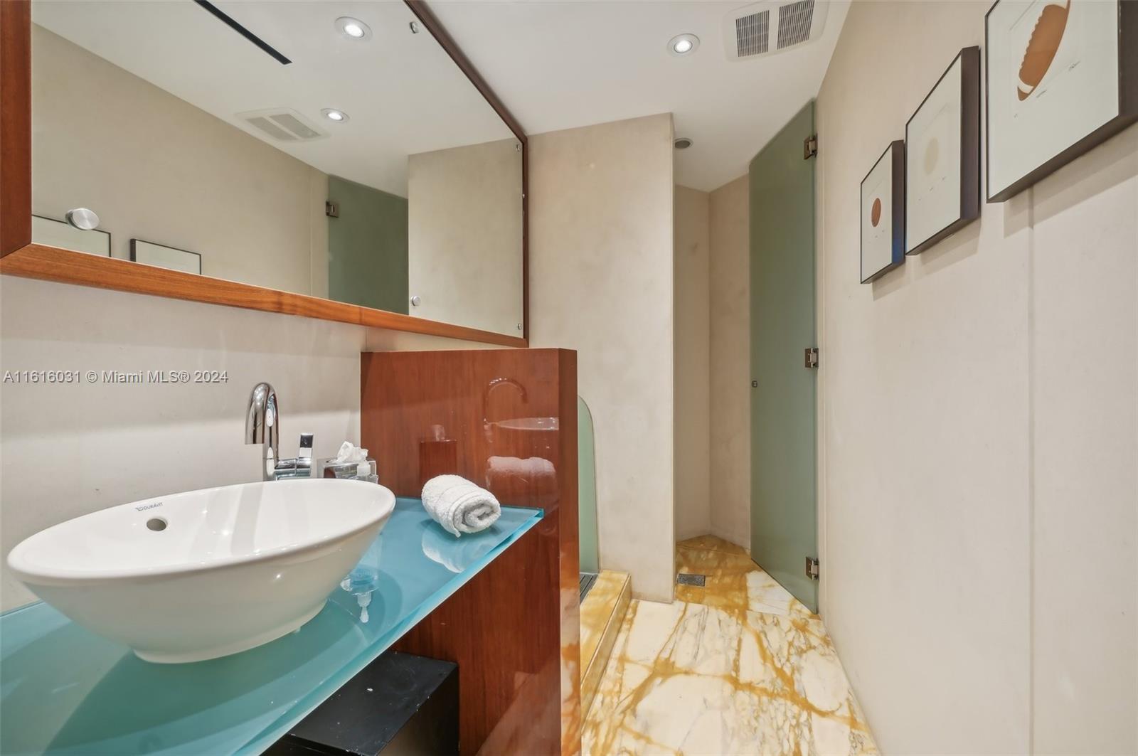 SANTA MARIA CONDO - Residential
