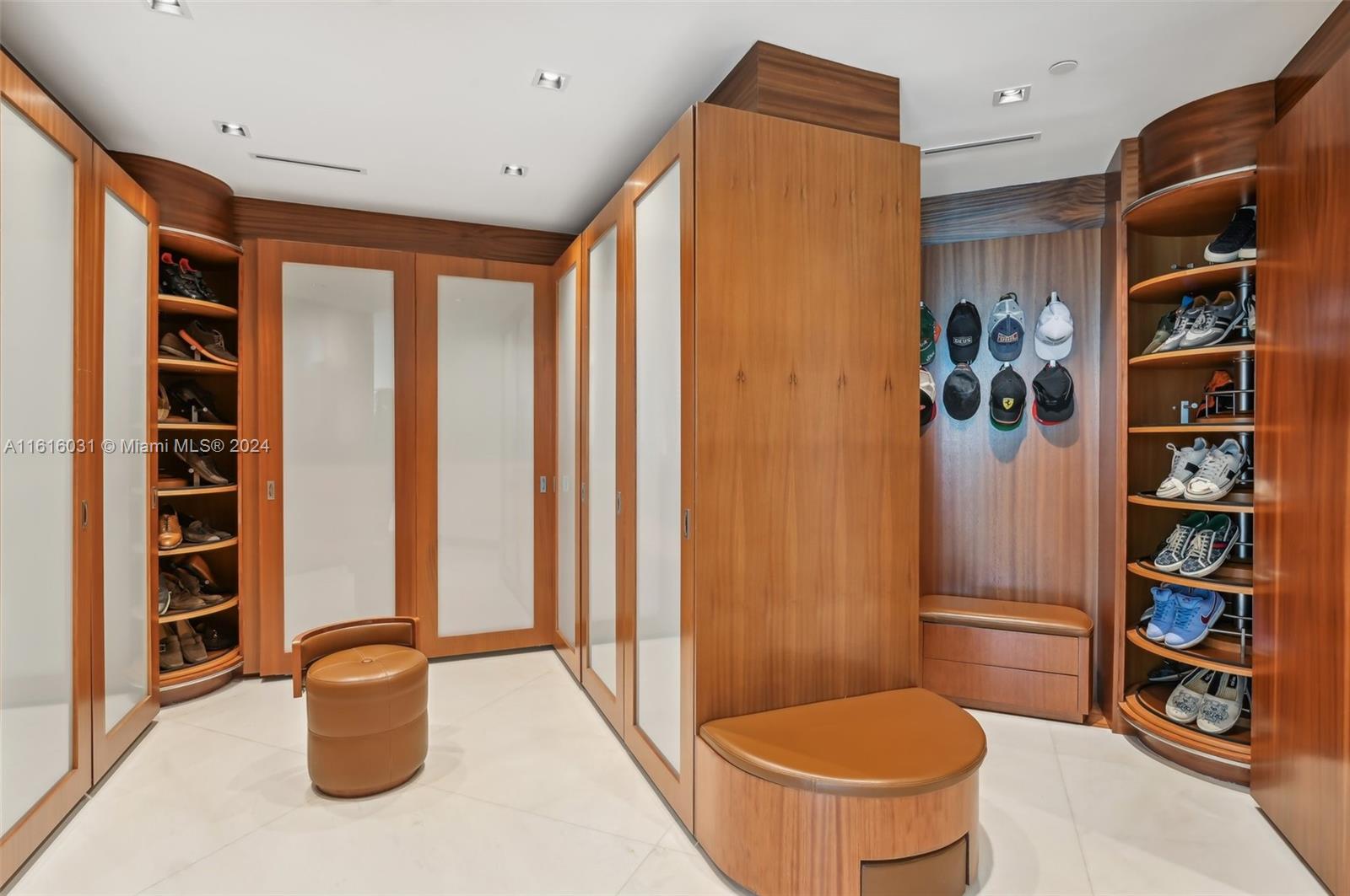 SANTA MARIA CONDO - Residential