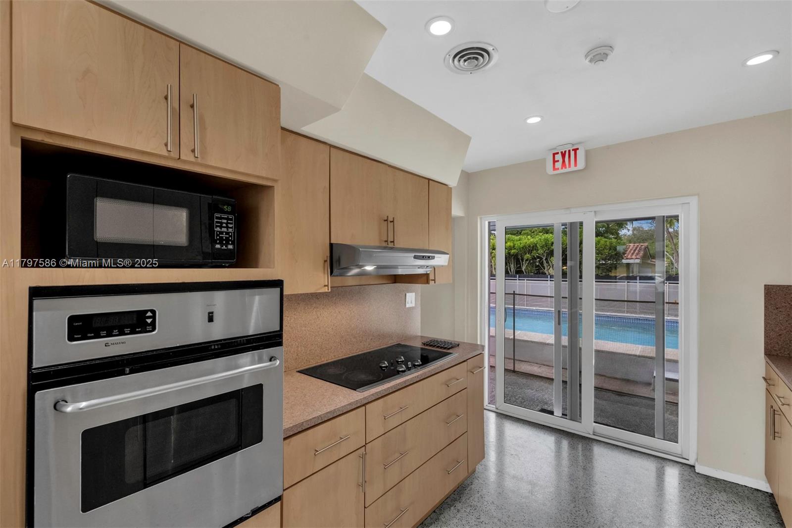 SNAPPER CREEK PARK UNIT N - Residential