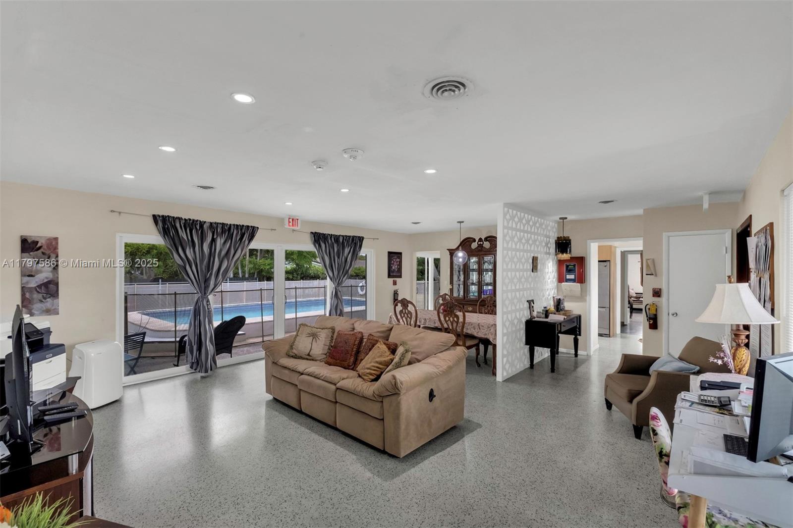 SNAPPER CREEK PARK UNIT N - Residential