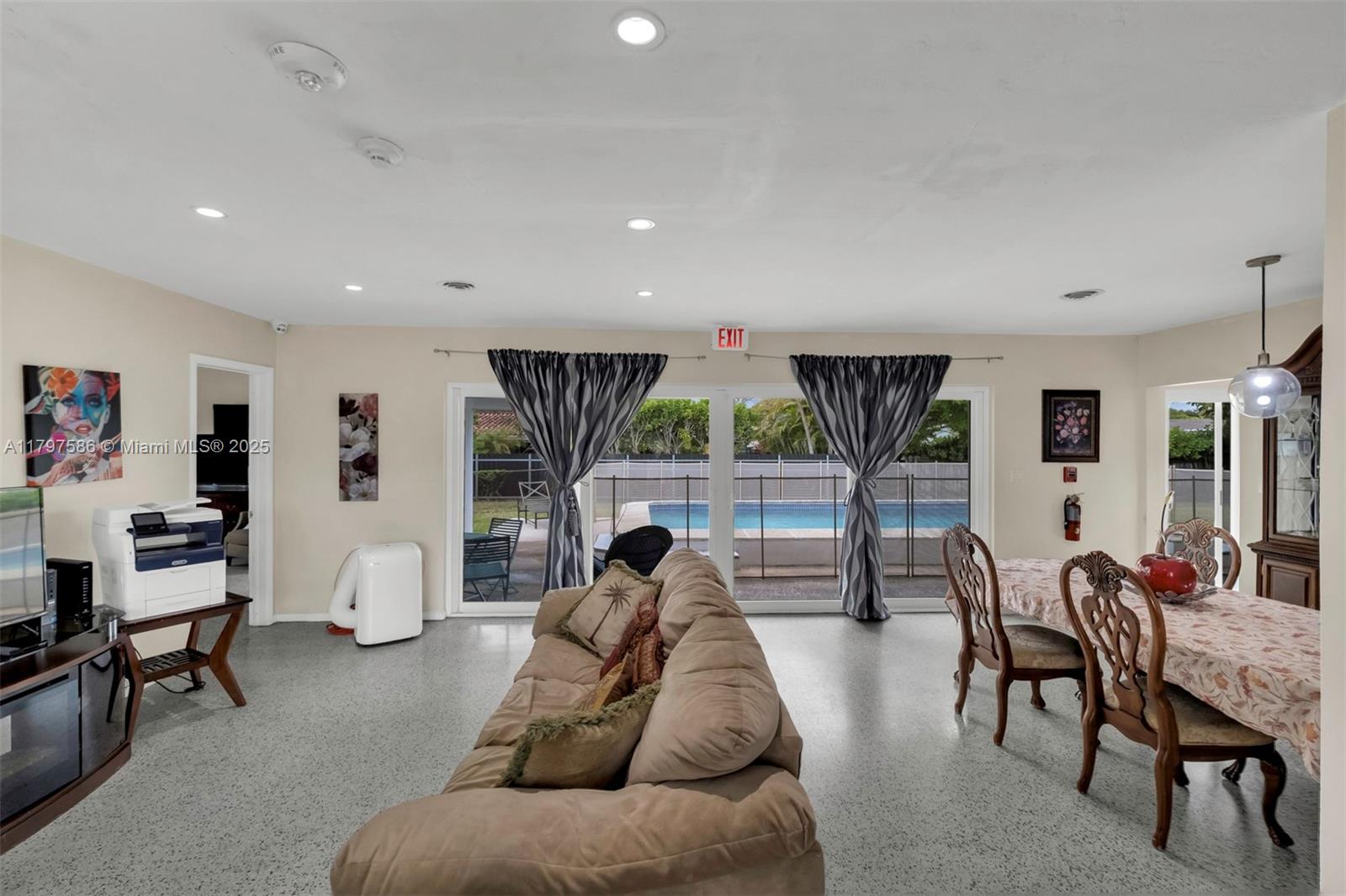SNAPPER CREEK PARK UNIT N - Residential