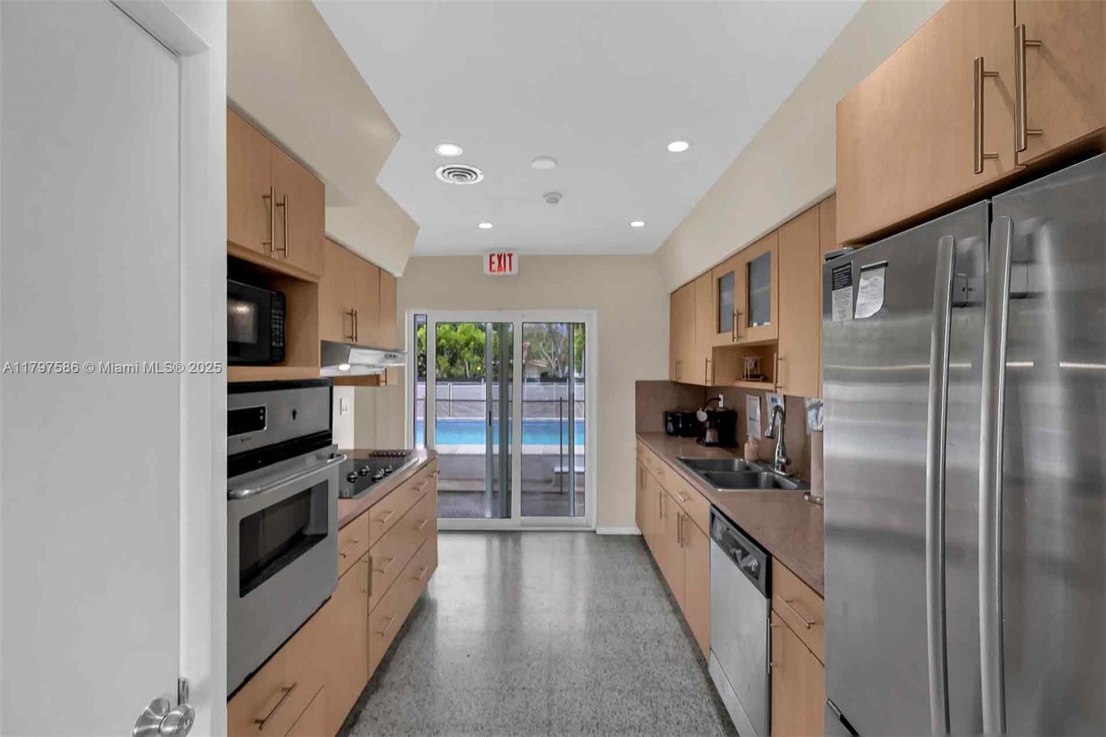 SNAPPER CREEK PARK UNIT N - Residential