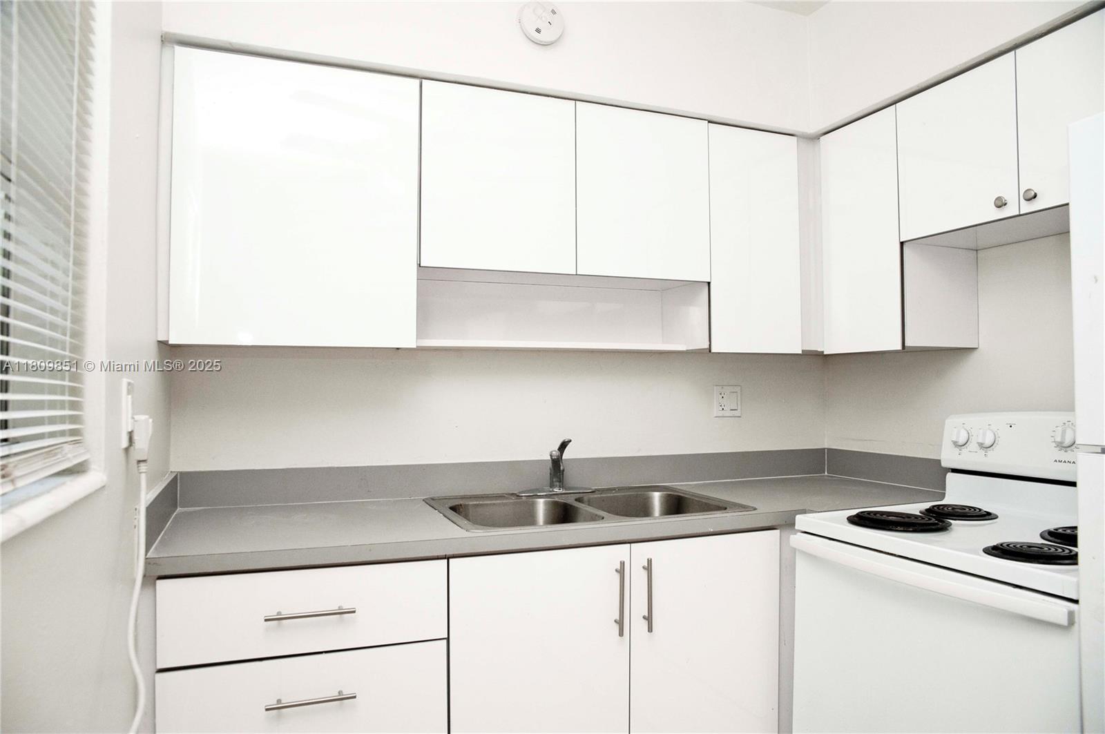 ¤HOLLYWOOD LITTLE RANCHES - Residential Income