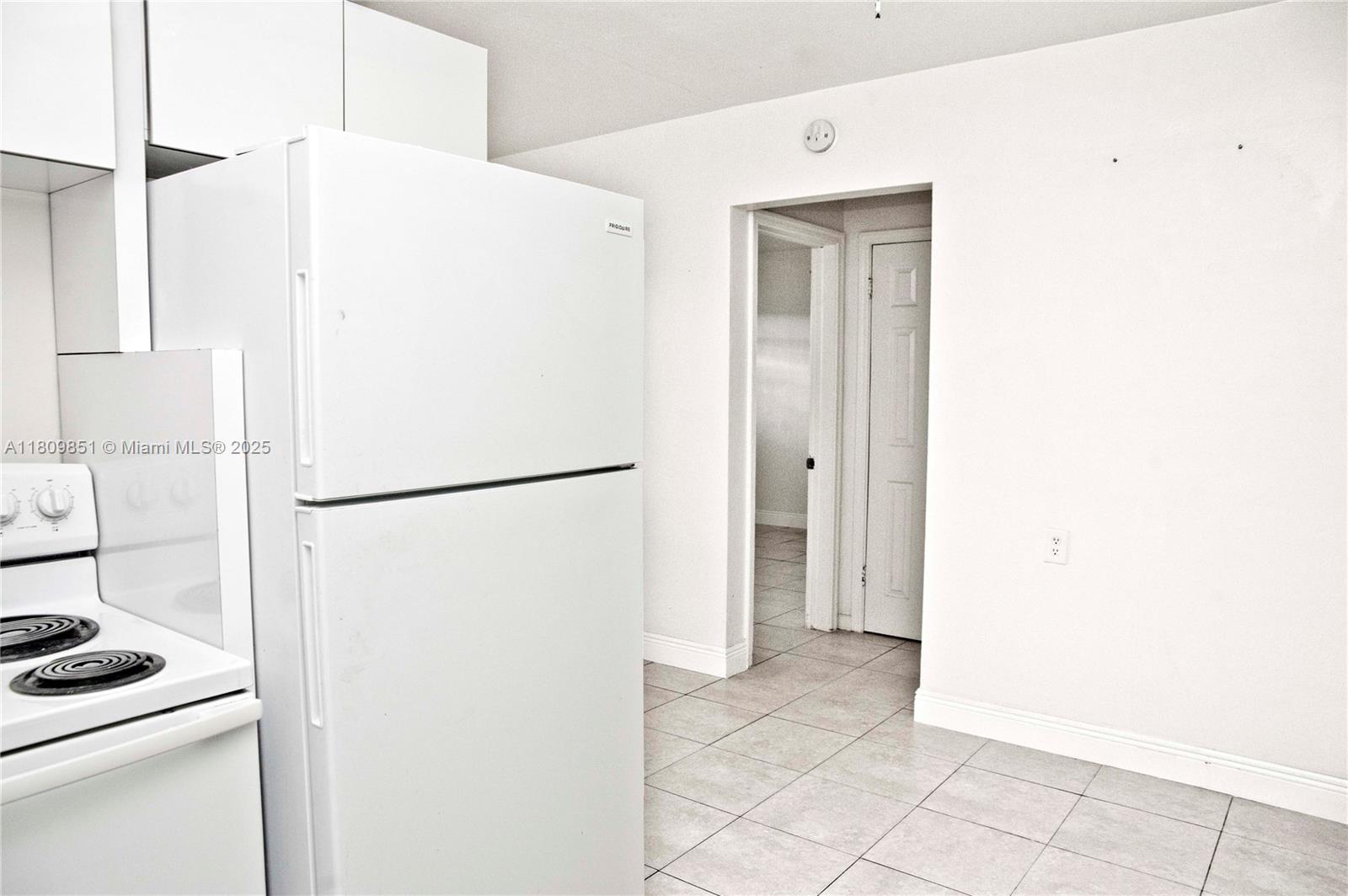 ¤HOLLYWOOD LITTLE RANCHES - Residential Income