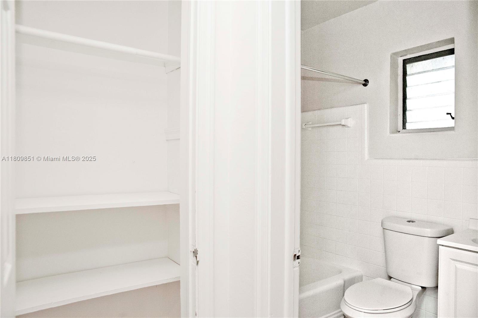 ¤HOLLYWOOD LITTLE RANCHES - Residential Income