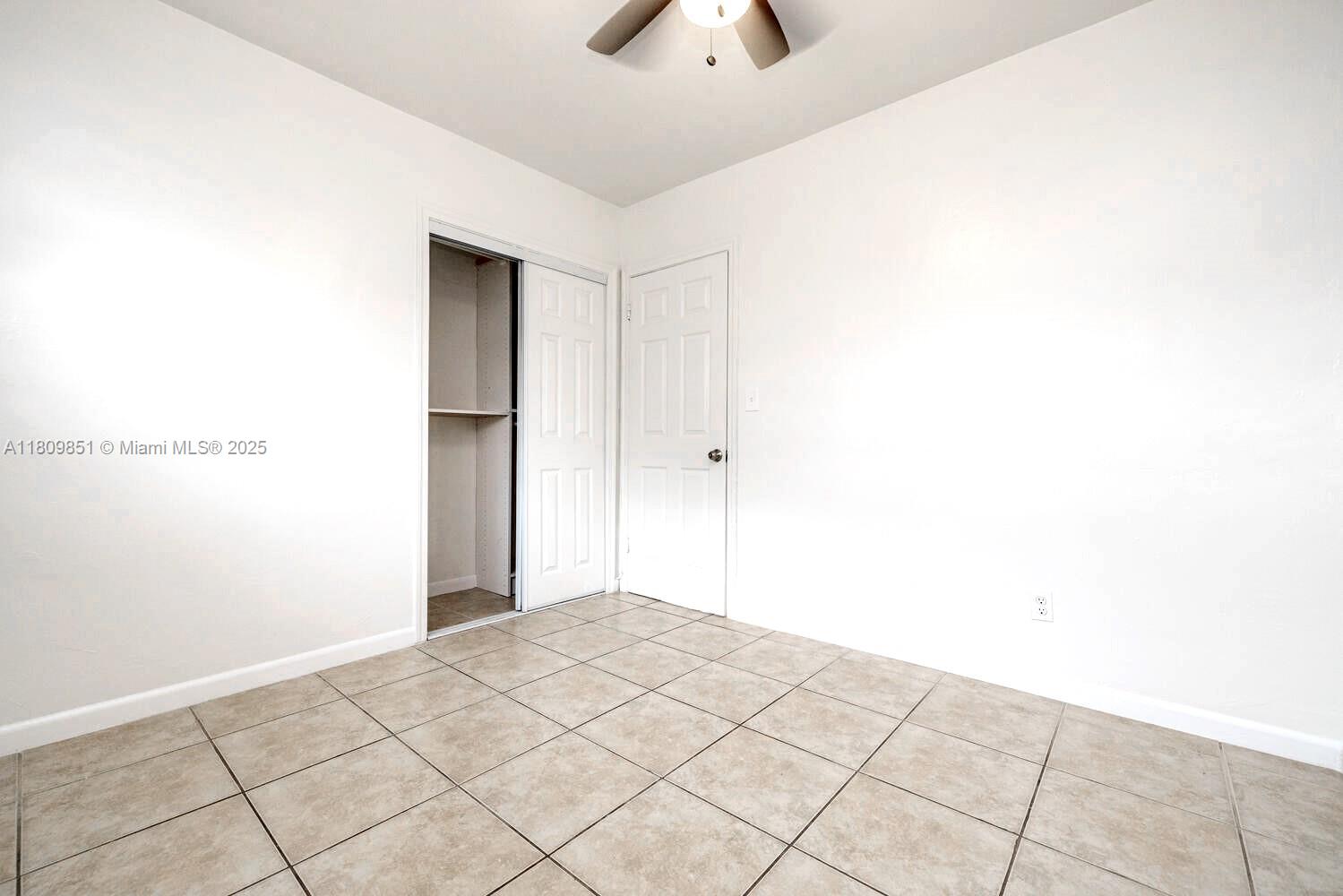 ¤HOLLYWOOD LITTLE RANCHES - Residential Income