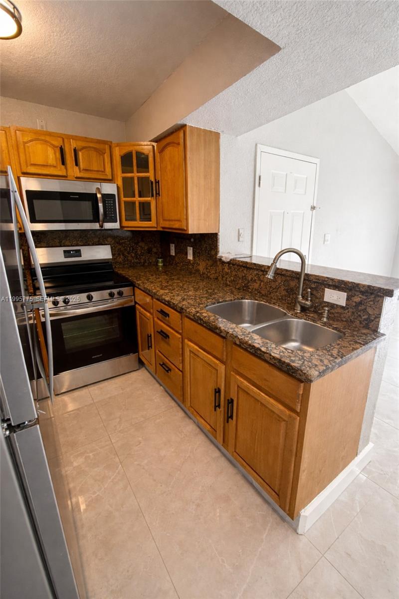 BISCAYNE BEACH CLUB CONDO - Residential Lease