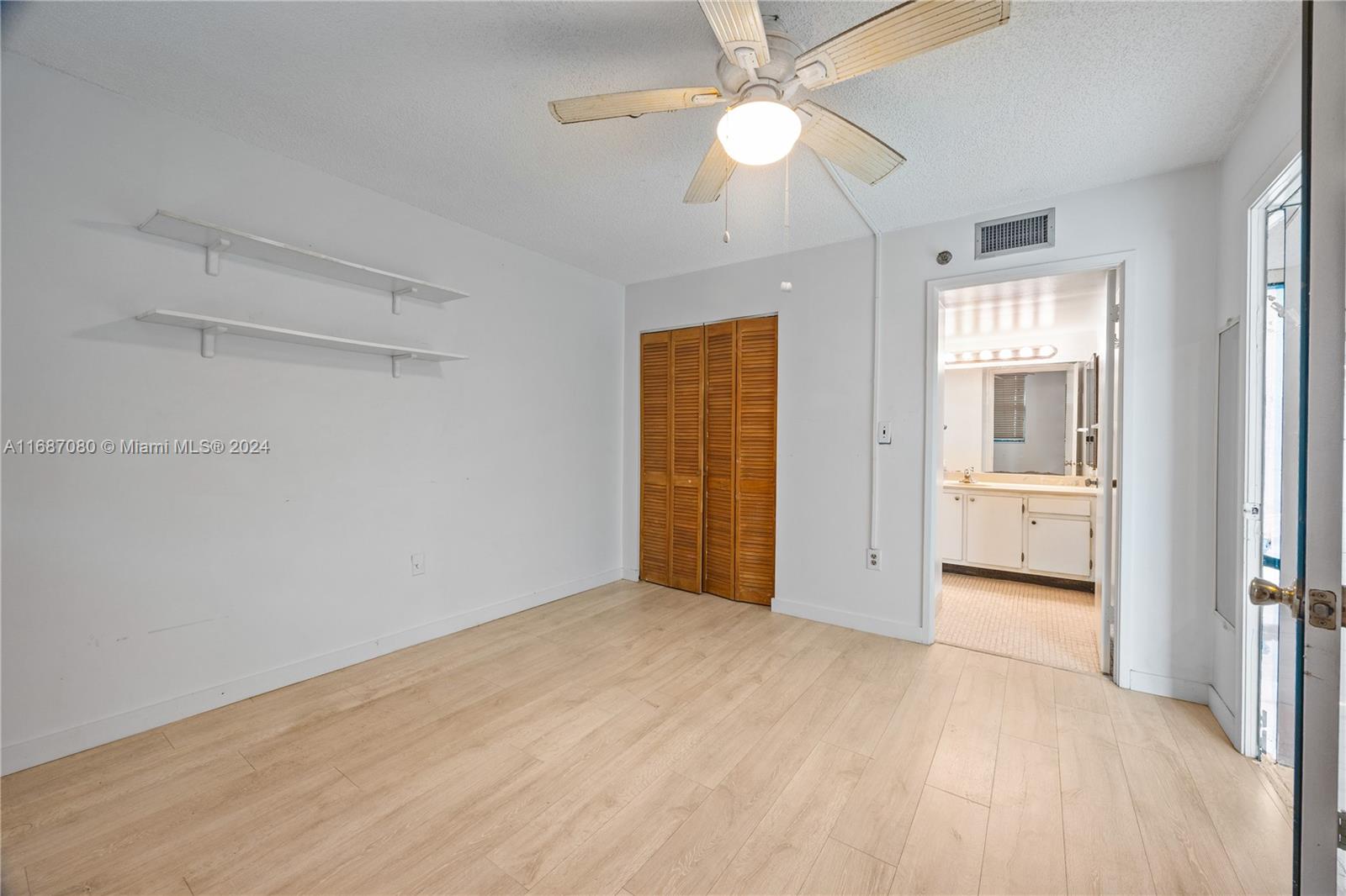 WINSTON TOWERS 600 CONDO - Residential