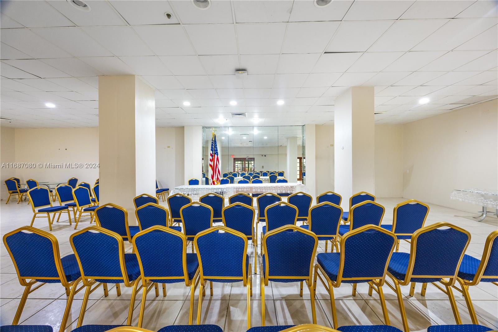 WINSTON TOWERS 600 CONDO - Residential