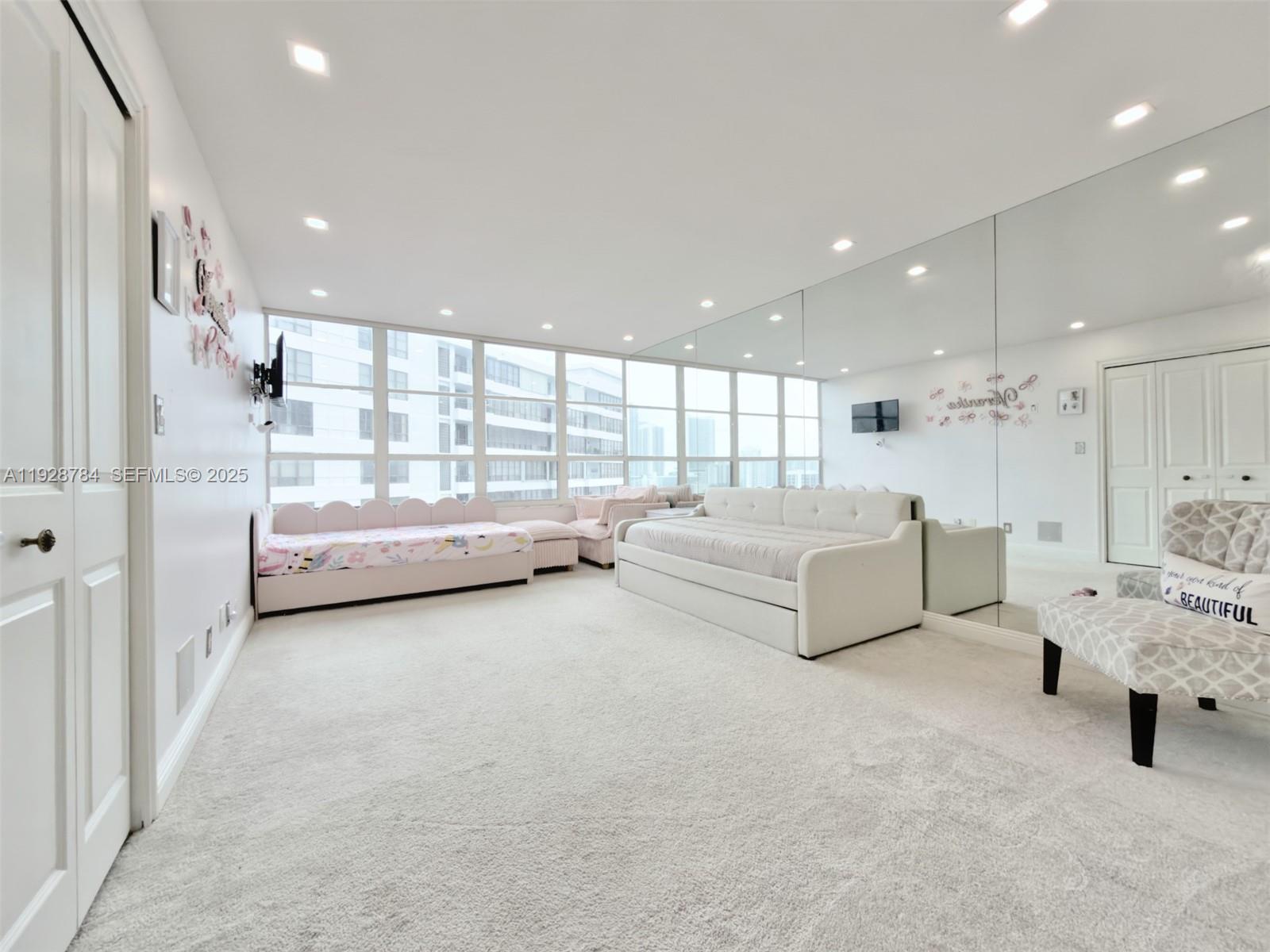 OLYMPUS CONDO PHASE - Residential