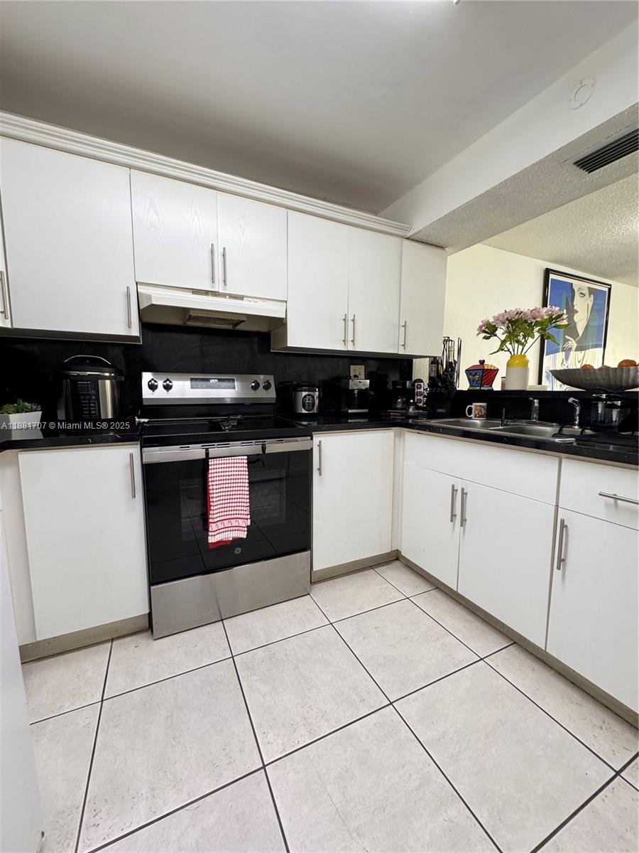 CONTINUUM CONDO - Residential