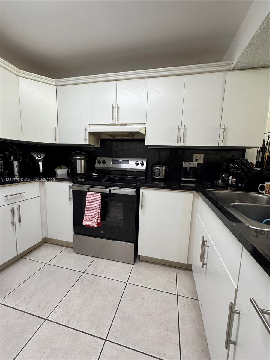 CONTINUUM CONDO - Residential