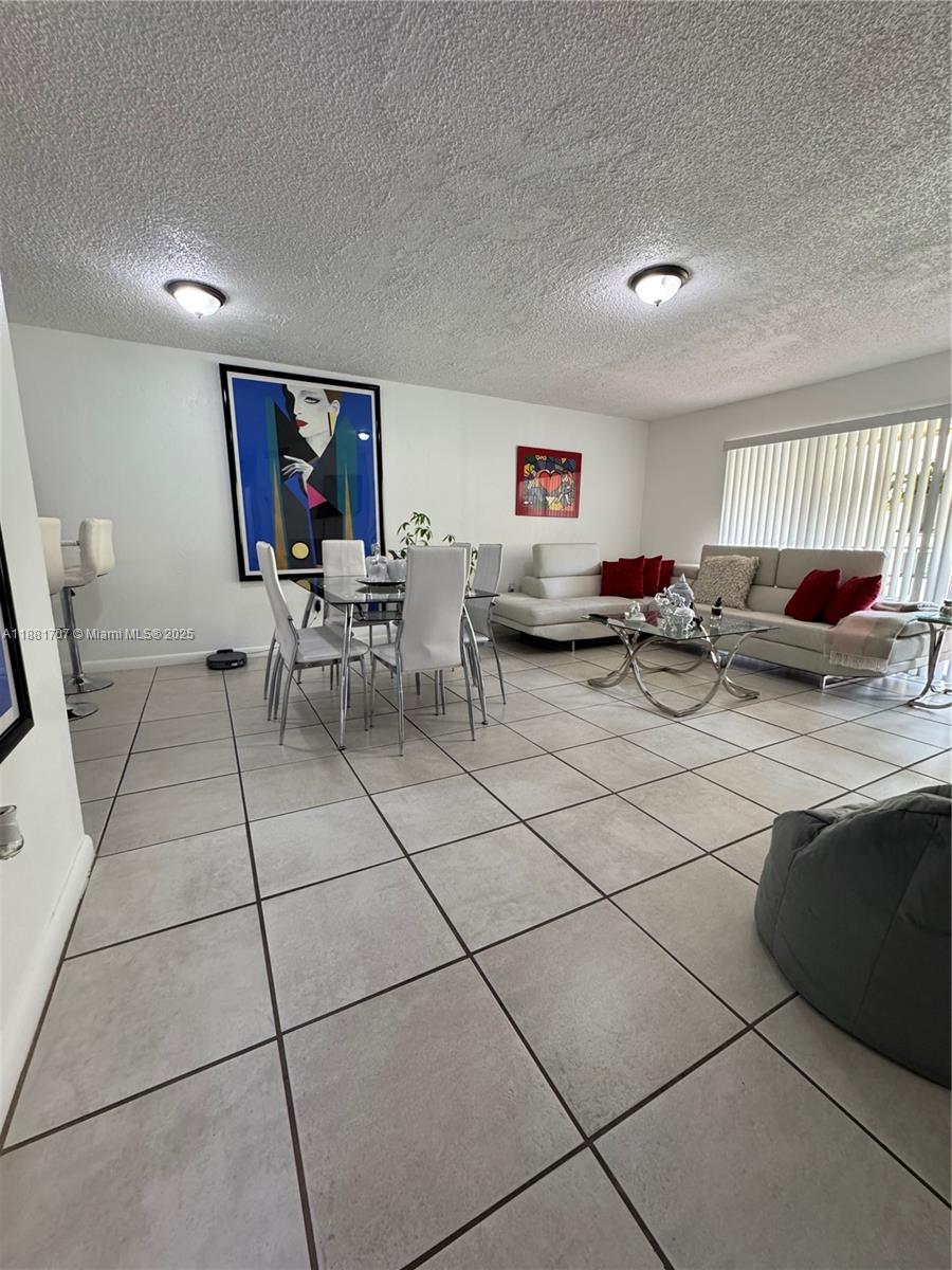 CONTINUUM CONDO - Residential