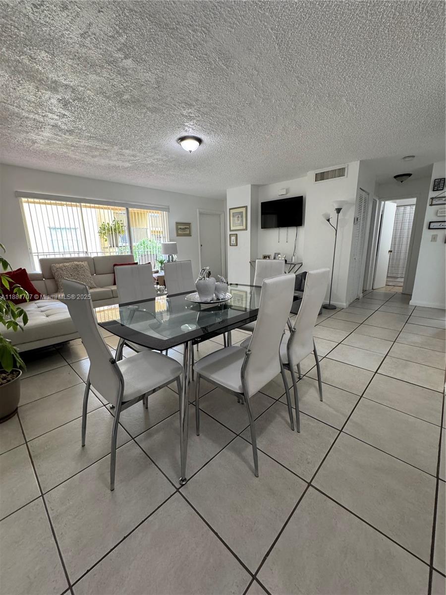 CONTINUUM CONDO - Residential