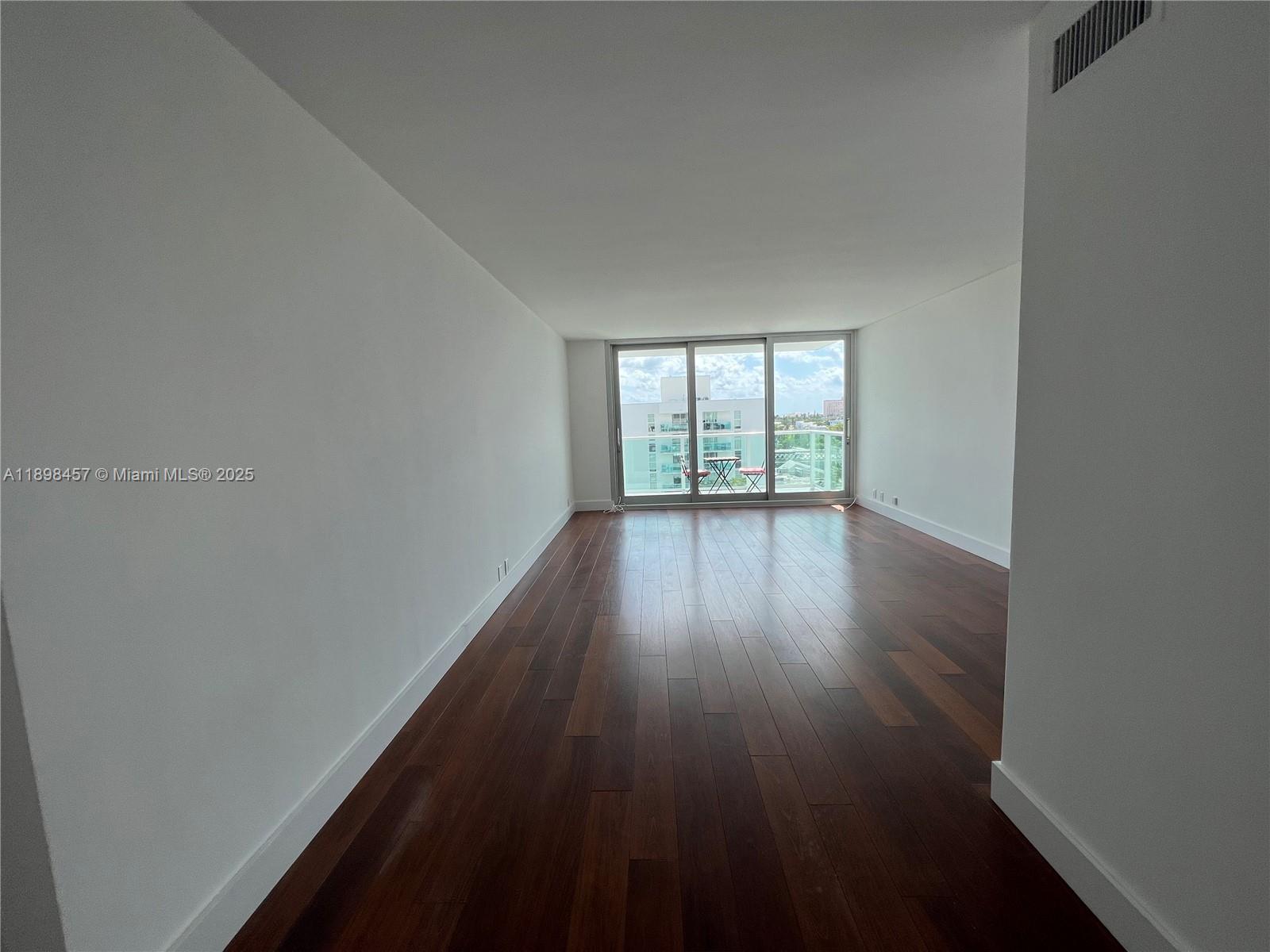 1000 West Ave 808