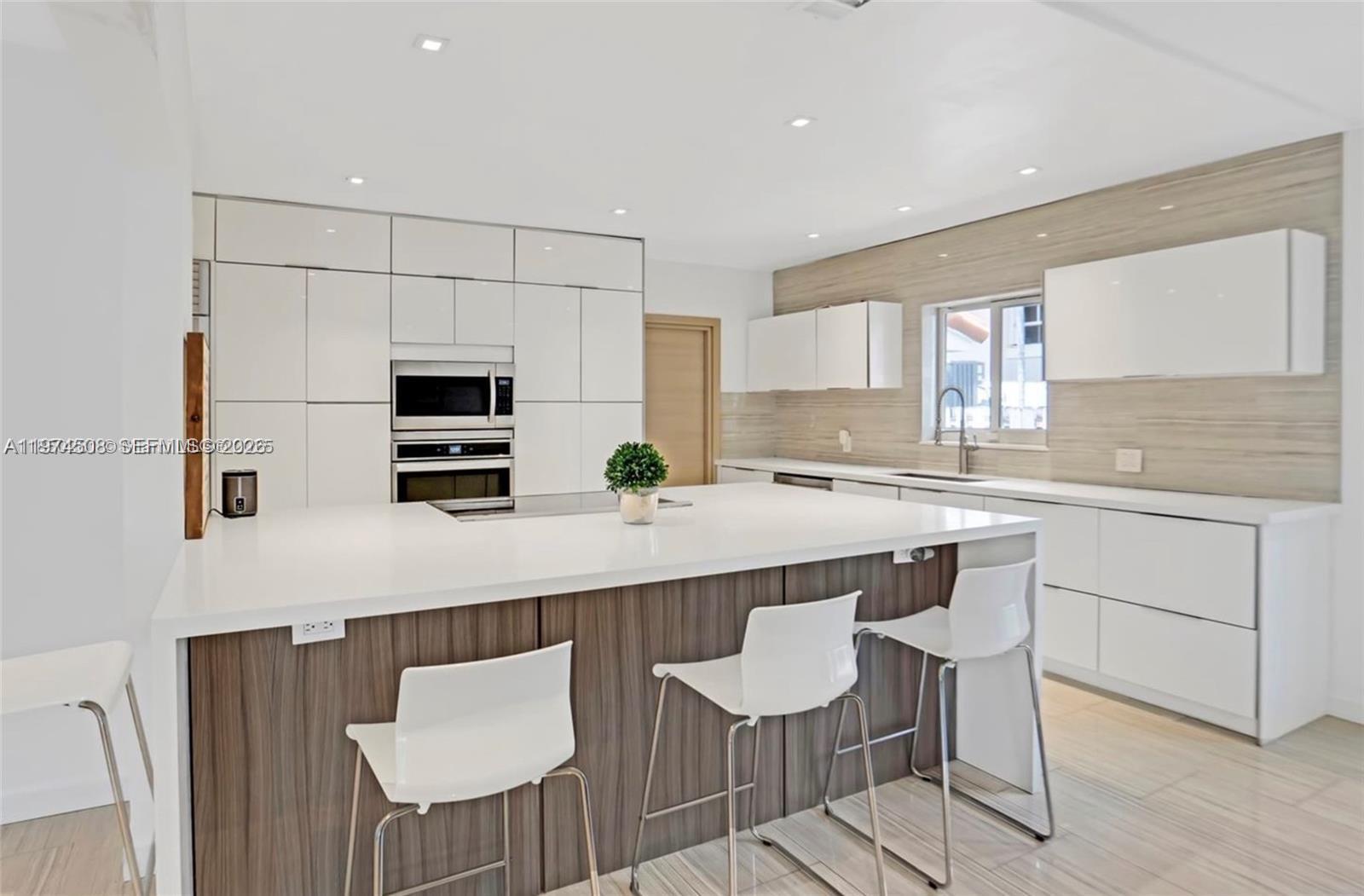 KEYSTONE ISLAND - Residential