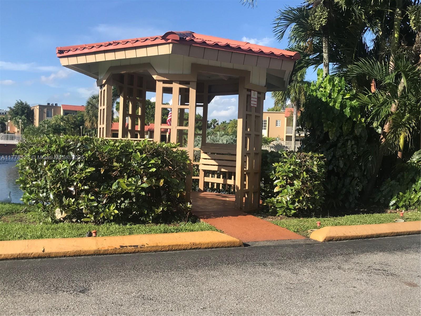 DORAL GARDEN II CONDO - Residential