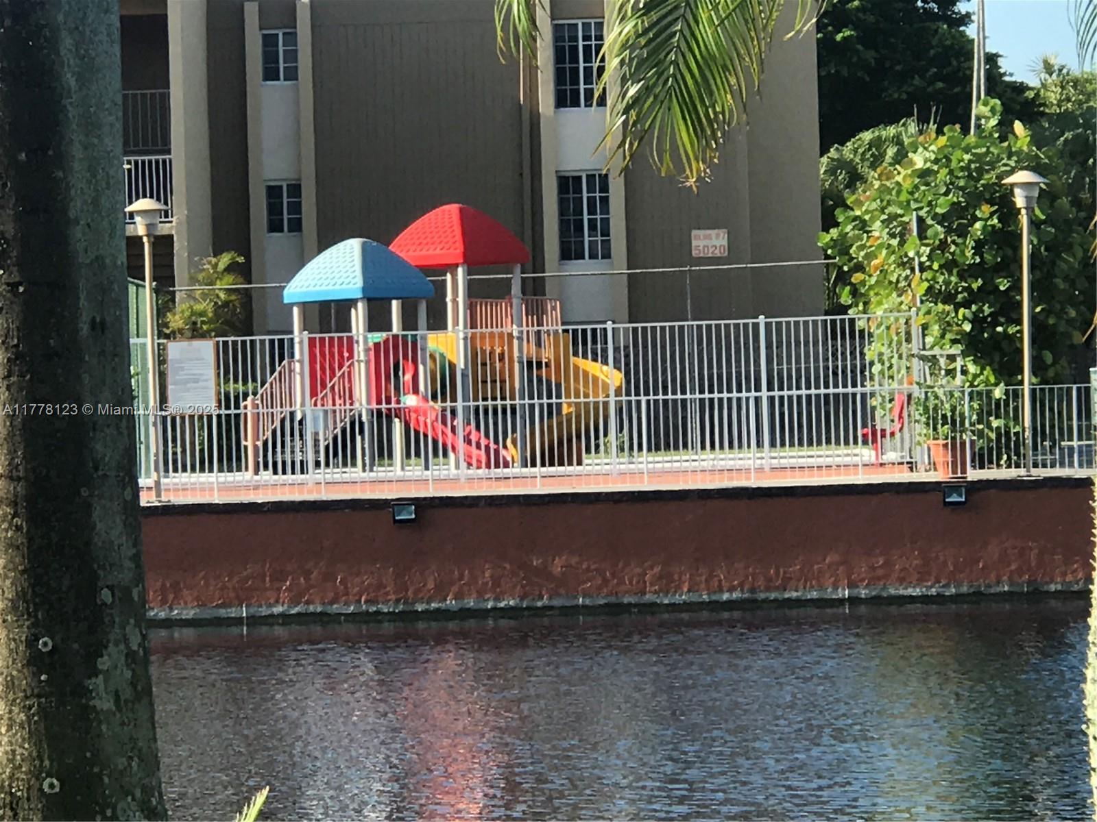 DORAL GARDEN II CONDO - Residential