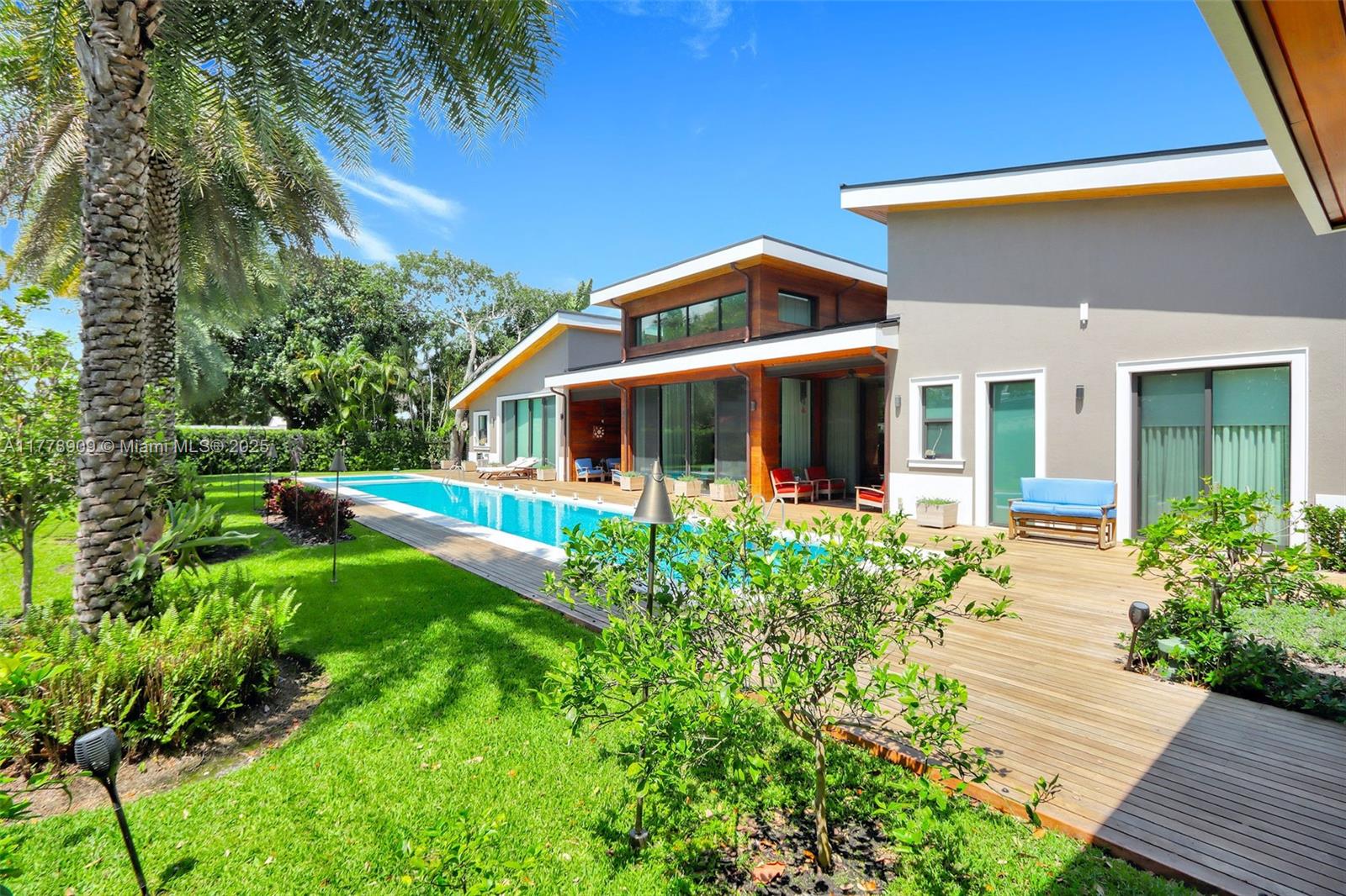 MIAMI SHORES SEC 1 AMD - Residential