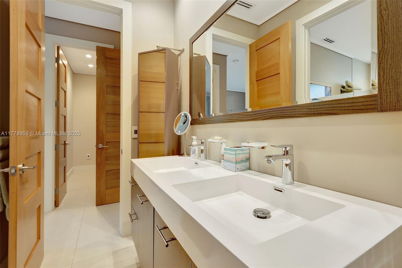 MIAMI SHORES SEC 1 AMD - Residential