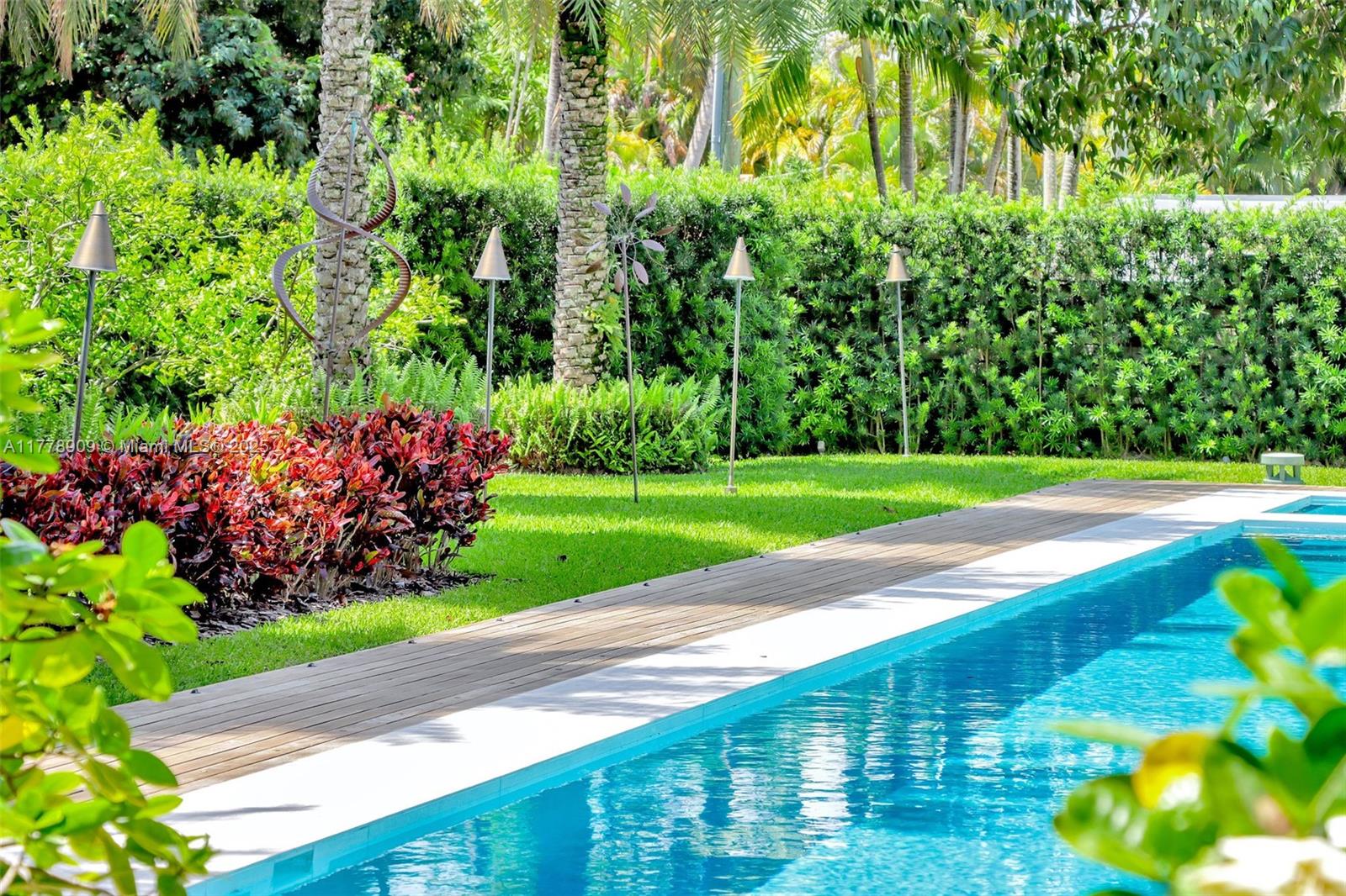 MIAMI SHORES SEC 1 AMD - Residential