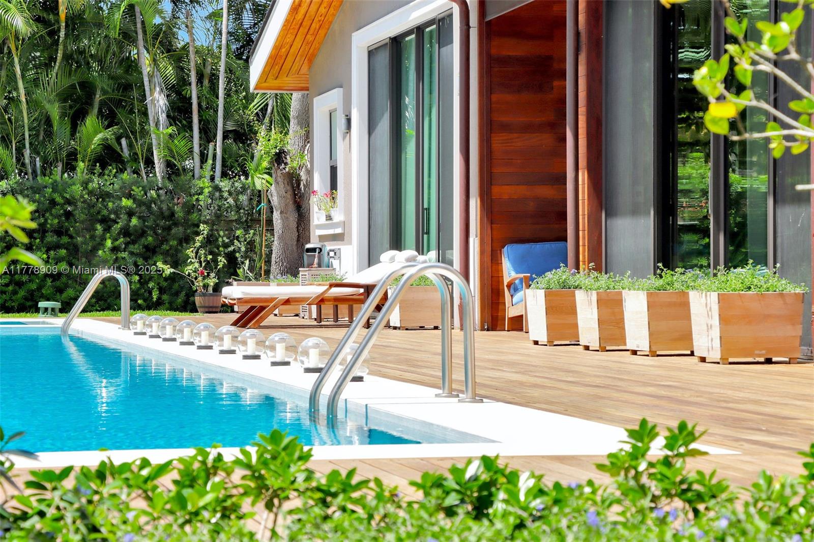 MIAMI SHORES SEC 1 AMD - Residential
