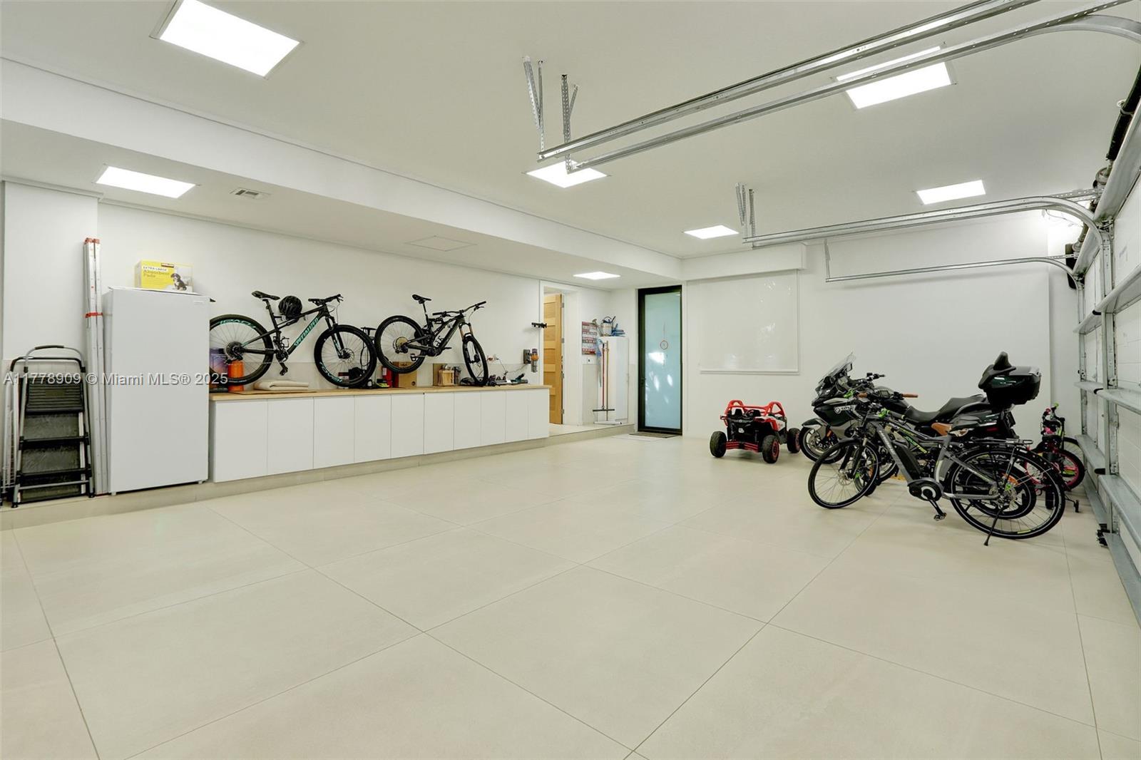 MIAMI SHORES SEC 1 AMD - Residential