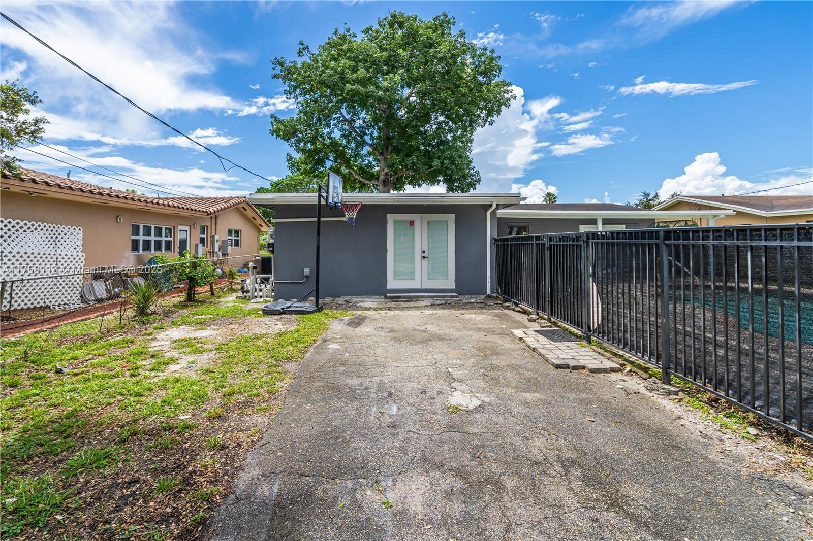 Rental Property at 4007 W Park Rd 1, Hollywood, Broward County, Florida - Bathrooms: 1  - $1,850 MO.