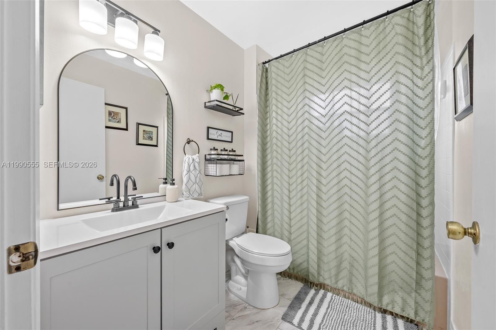 BAY WINDS 3 - Residential