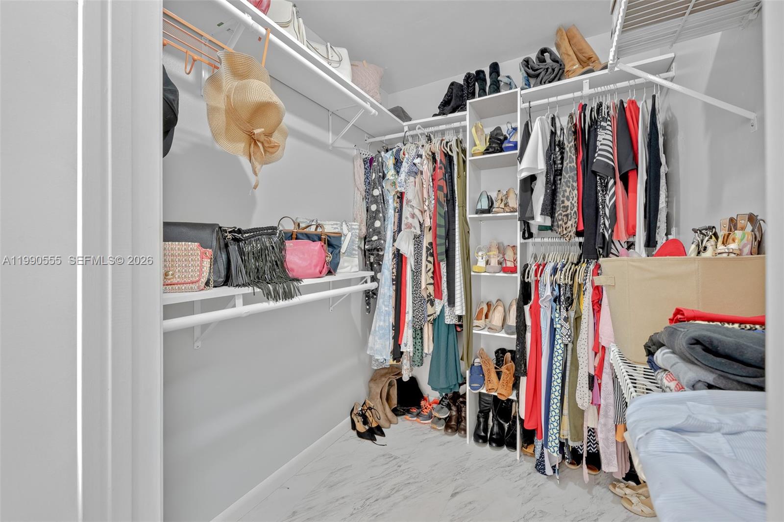 BAY WINDS 3 - Residential