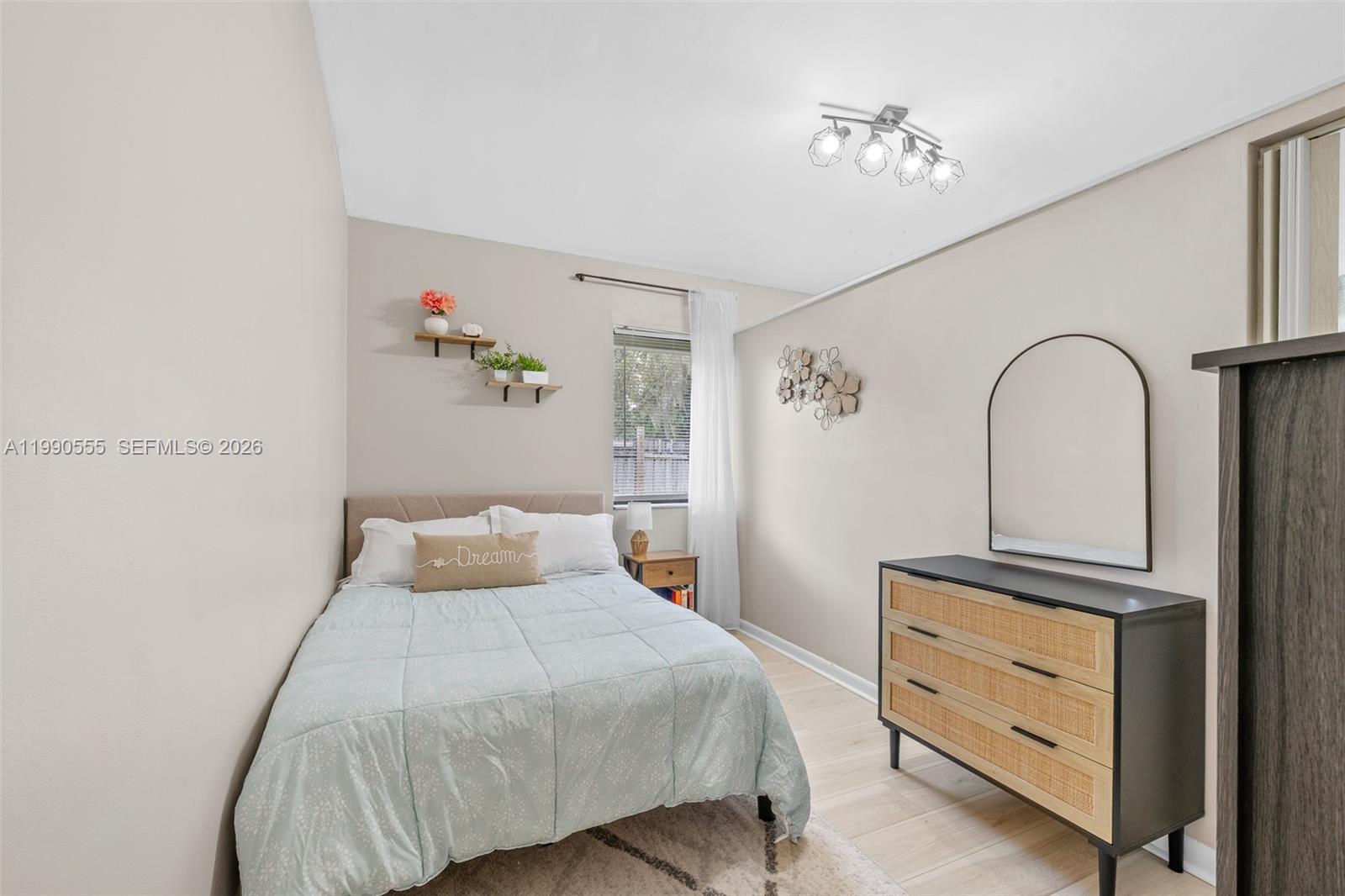 BAY WINDS 3 - Residential