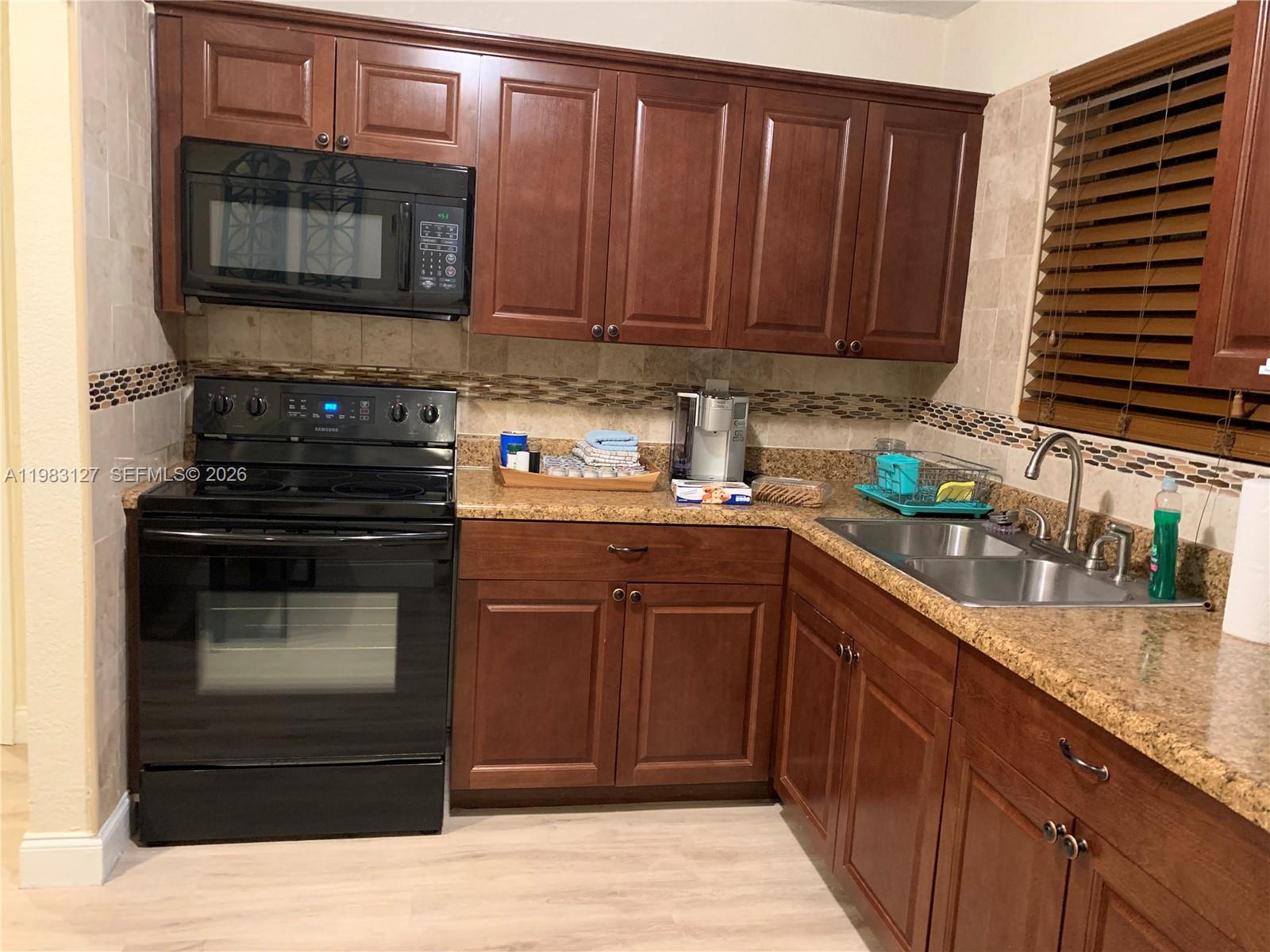 BELL GARDENS - Residential Lease