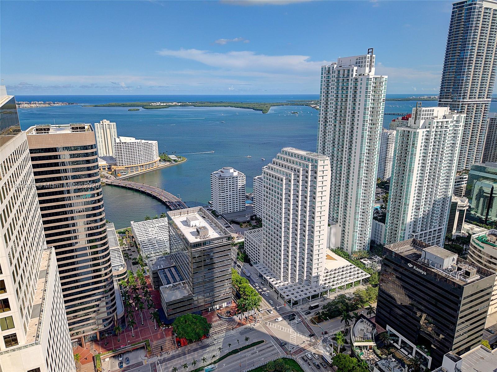 500 Brickell Ave 1701