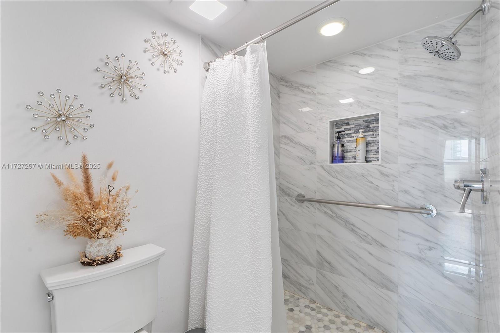 THE MARK ON BRICKELL COND - Residential