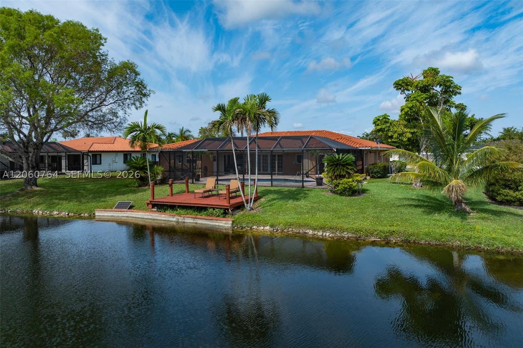 Photo of 424 Sailboat Cir, Weston, FL 33326 (MLS # A12060764)