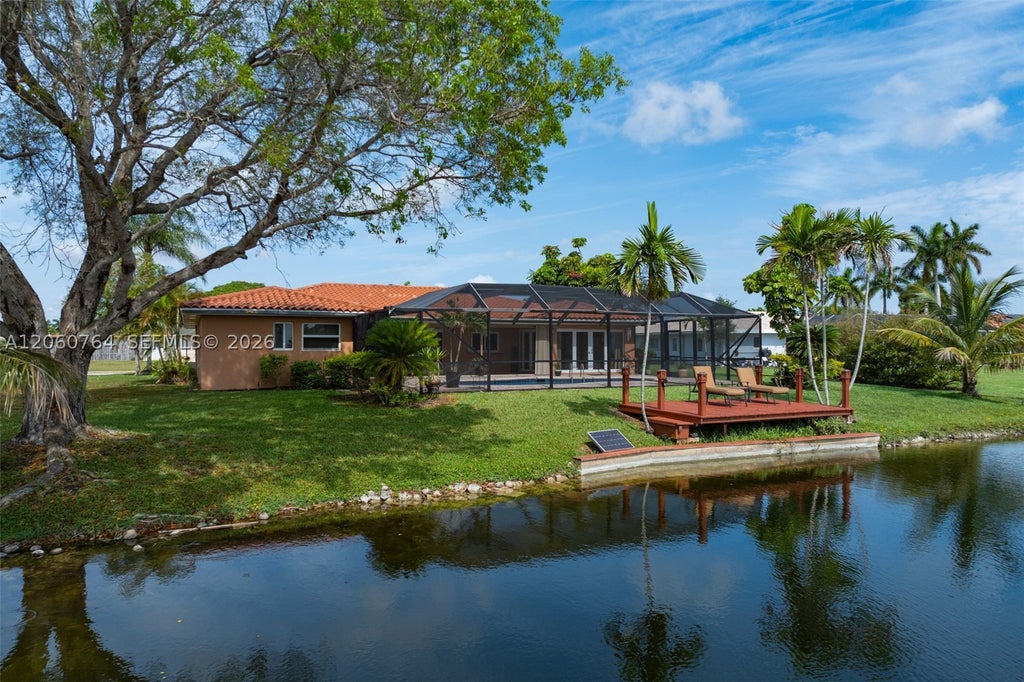 Photo of 424 Sailboat Cir, Weston, FL 33326 (MLS # A12060764)