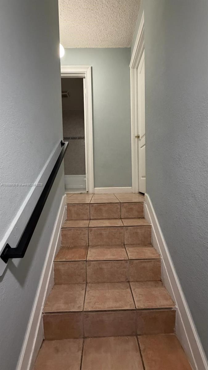 TENNIS VIEW CONDO PH I - Residential Lease