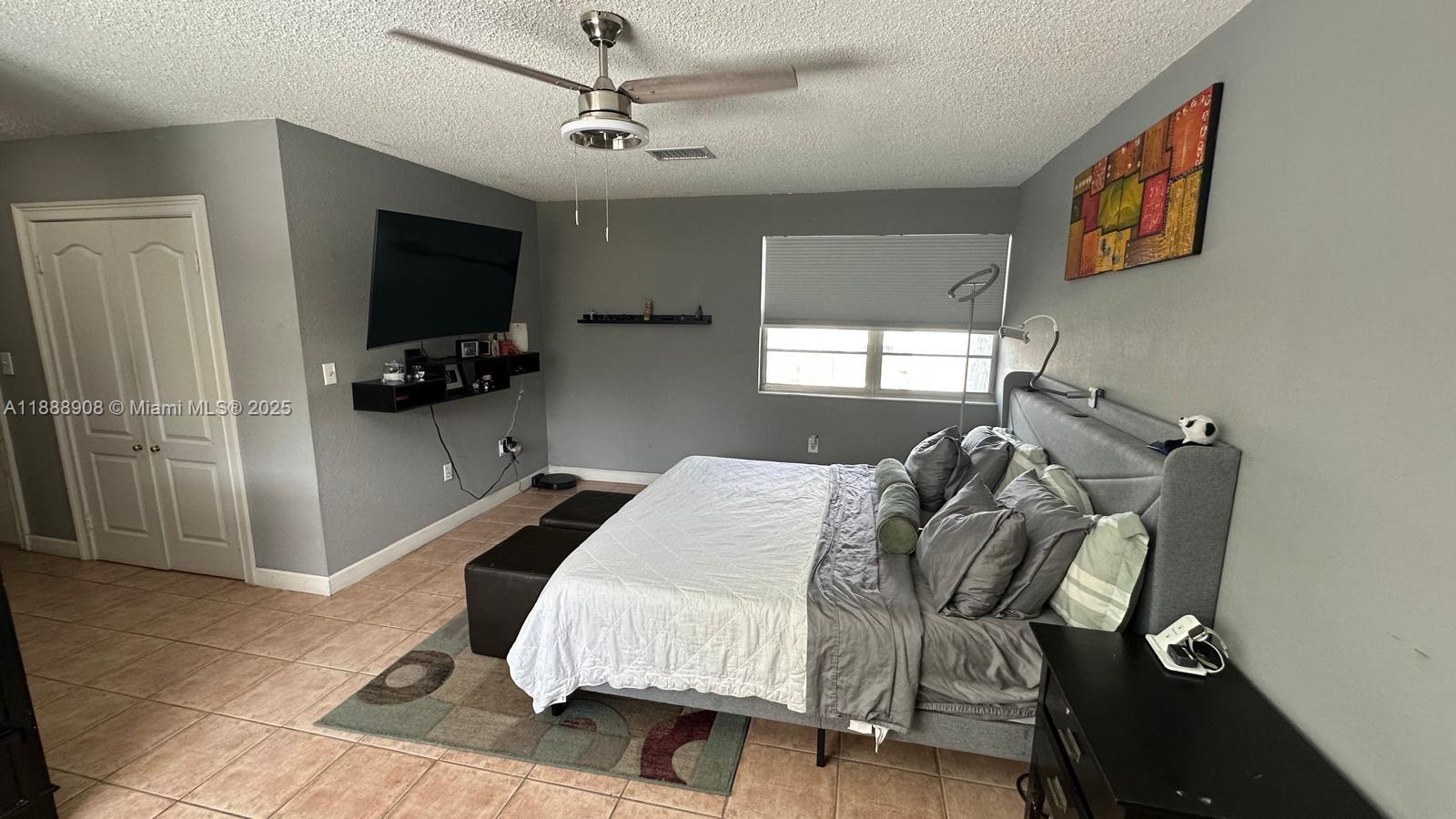 TENNIS VIEW CONDO PH I - Residential Lease