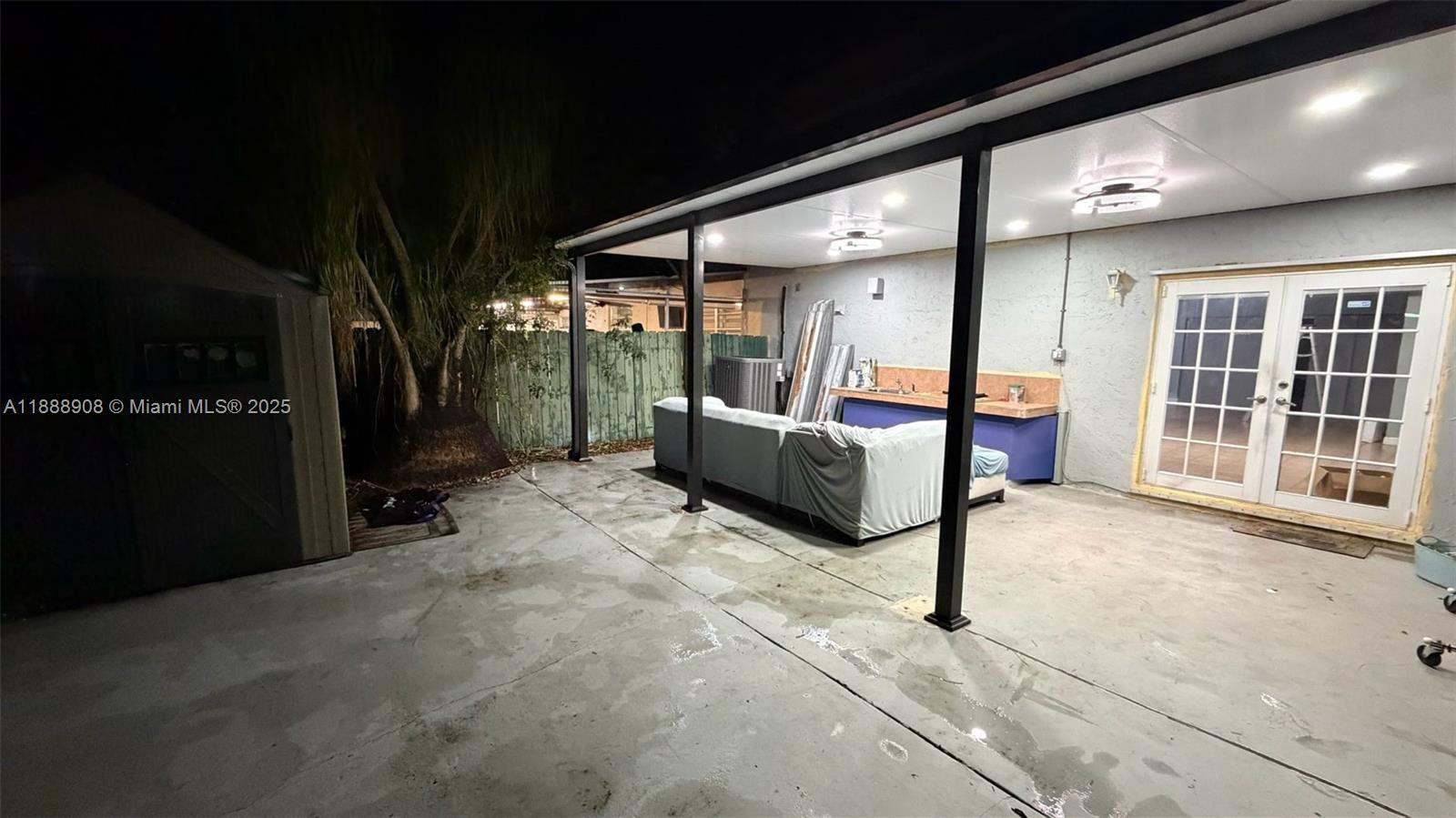 TENNIS VIEW CONDO PH I - Residential Lease