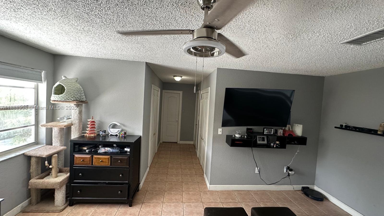 TENNIS VIEW CONDO PH I - Residential Lease