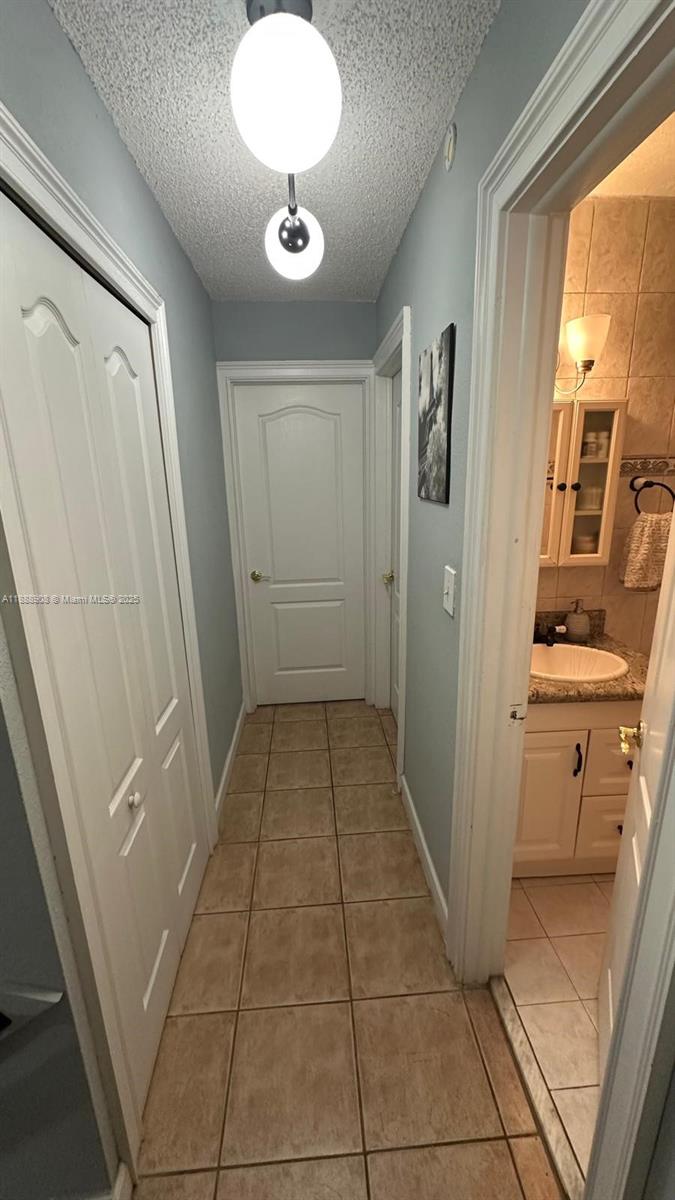 TENNIS VIEW CONDO PH I - Residential Lease