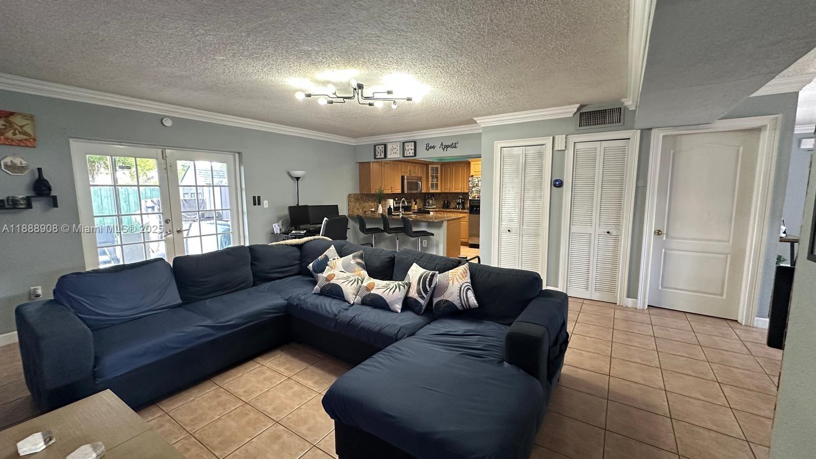 TENNIS VIEW CONDO PH I - Residential Lease