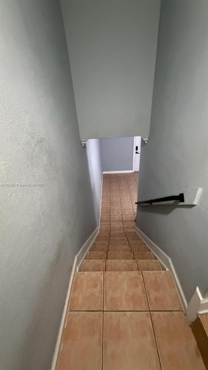 TENNIS VIEW CONDO PH I - Residential Lease